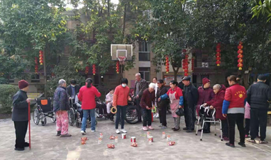 年初二院里喜气洋洋•其乐融融